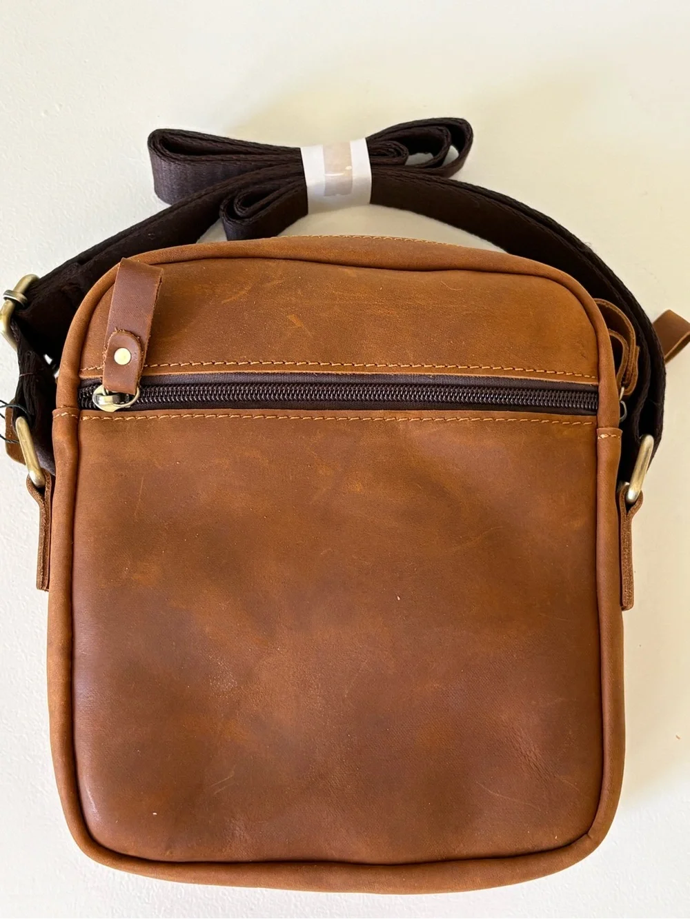 Men's Classic Leather Messenger Bag in Brown - Adjustable Crossbody